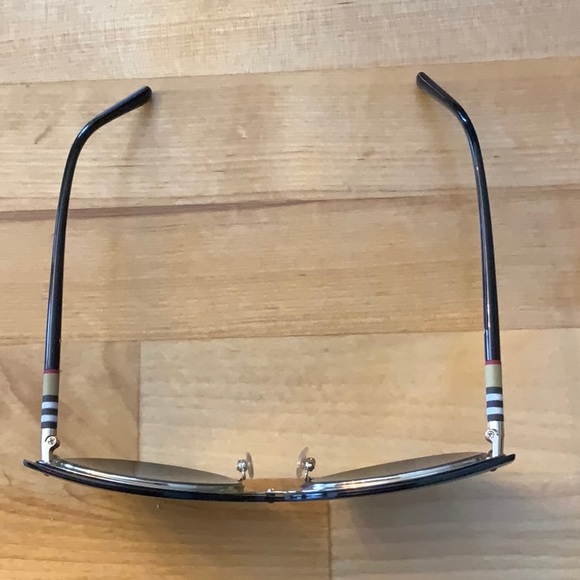 Burberry all inclusive sunglasses - Picture 8 of 12